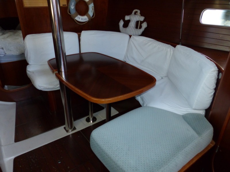 Oceanis 351 - 24.jpg